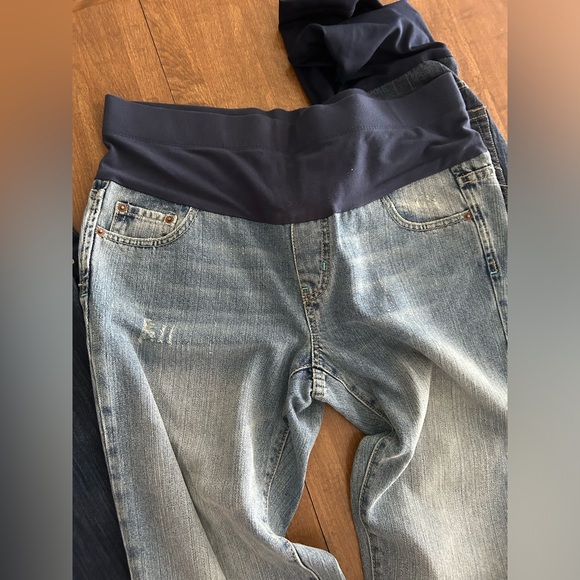 3 pair of super cute medium maternity jeans. - Picture 5 of 6